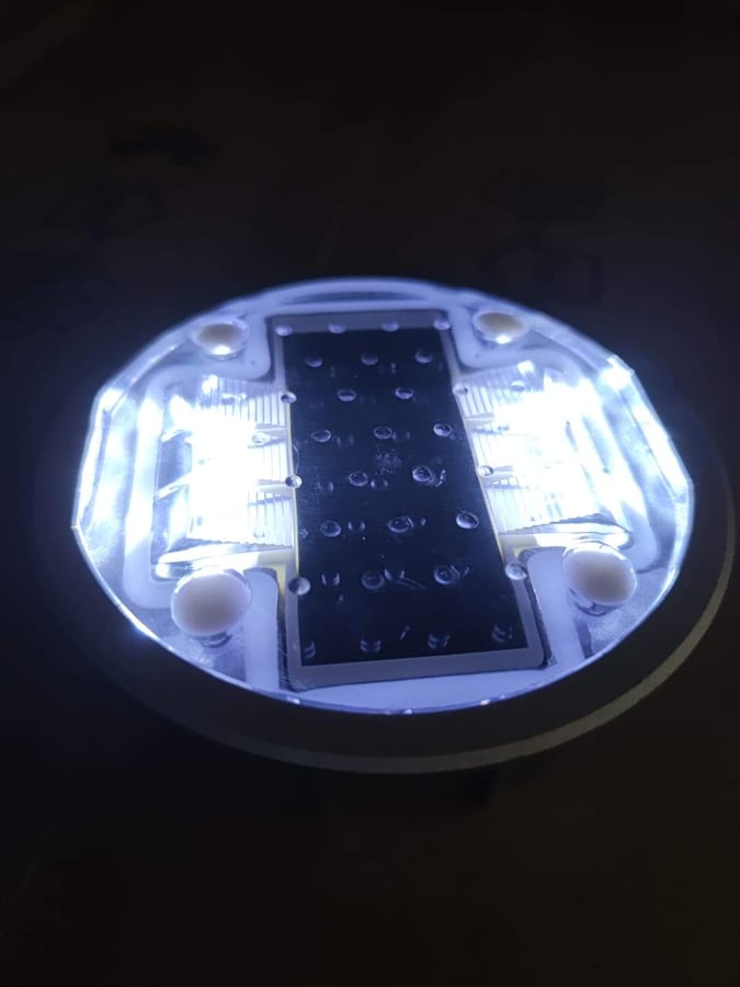 Liking Energy Solar Light white color solar road stud lights solar garden lights